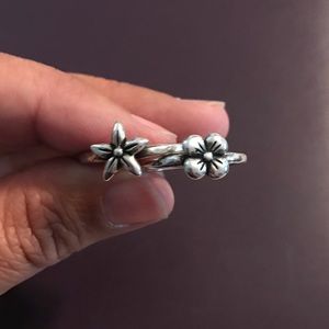 Grace & Heart Set of Sterling Silver Flower Rings